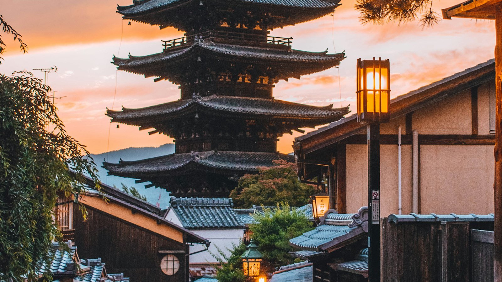 Where to Stay in Kyoto: Gion vs Downtown vs Kyoto Station (2026)